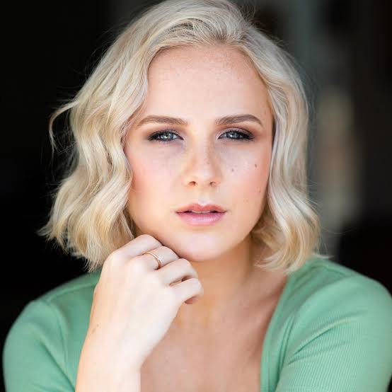 Jazz & Lyrical Coach: Chloe Parsons